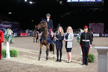 Guy Williams wins the Thistledown Cup at Horse of the Year Show